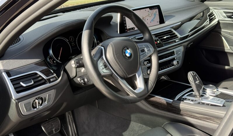 
								2019 BMW 750i xDrive M Sport full									
