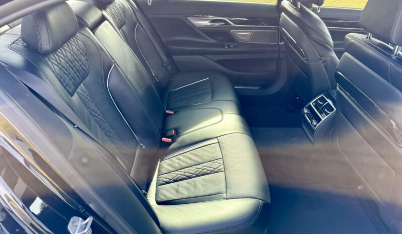 
								2019 BMW 750i xDrive M Sport full									