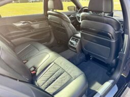 
										2019 BMW 750i xDrive M Sport full									