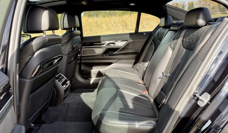 
								2019 BMW 750i xDrive M Sport full									