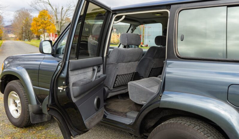 
								1994 Toyota Land Cruiser FZJ80 full									