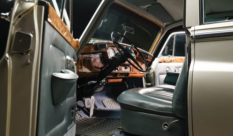 
								1963 Rolls-Royce Silver Cloud III full									