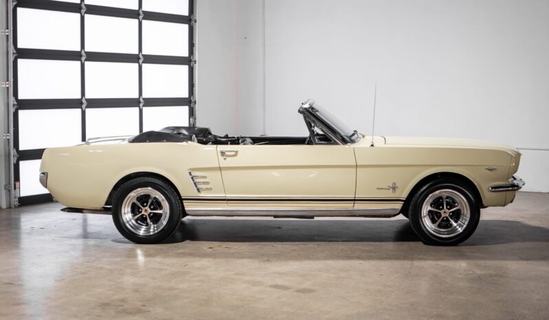 
								1966 Ford Mustang Convertible 289 full									