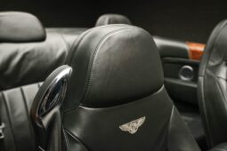 
										2008 Bentley Azure full									