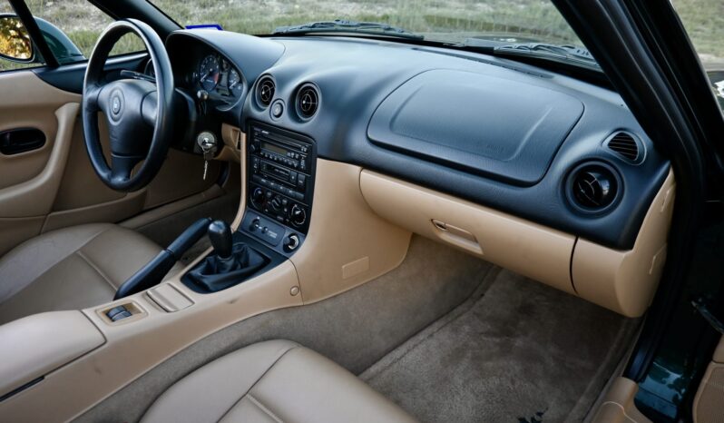 
								2000 Mazda MX-5 Miata 5-Speed full									