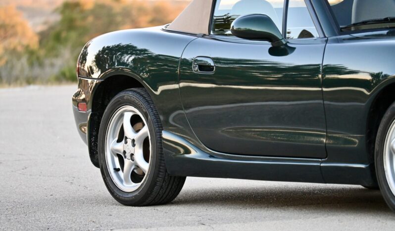 
								2000 Mazda MX-5 Miata 5-Speed full									