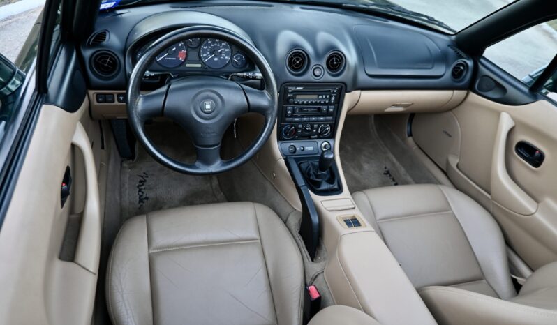 
								2000 Mazda MX-5 Miata 5-Speed full									