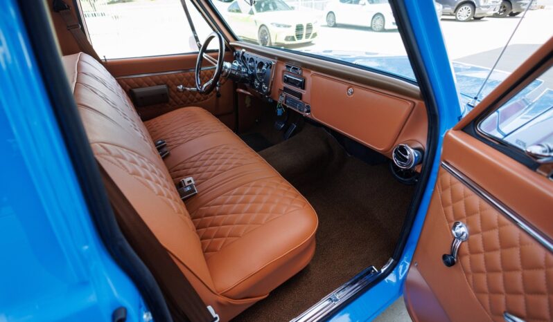 								1968 Chevrolet C-10 383 Custom Pickup – Restomod full									