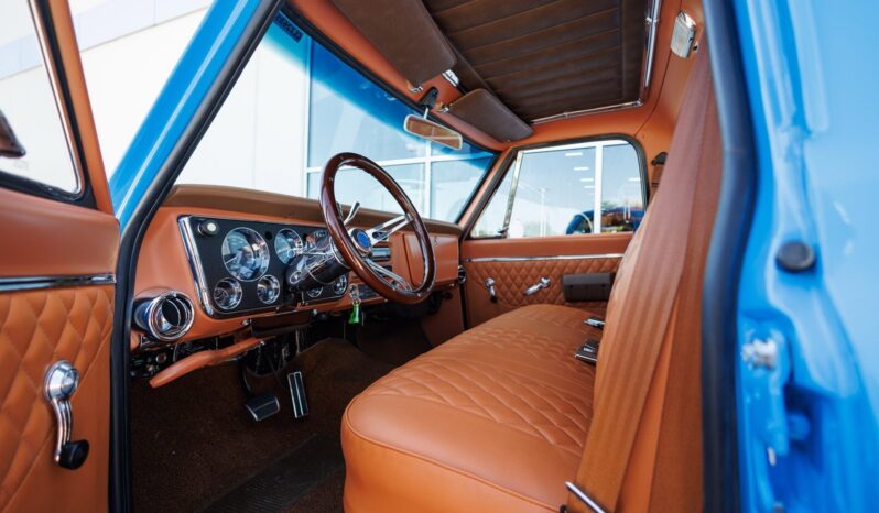 								1968 Chevrolet C-10 383 Custom Pickup – Restomod full									