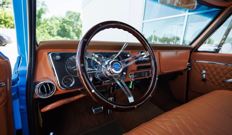 								1968 Chevrolet C-10 383 Custom Pickup – Restomod full									