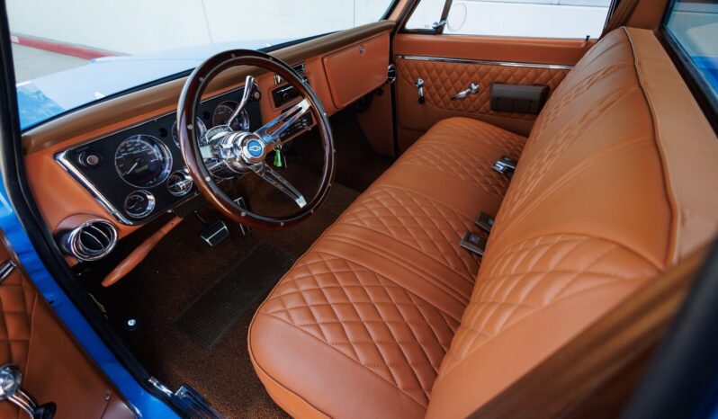 								1968 Chevrolet C-10 383 Custom Pickup – Restomod full									