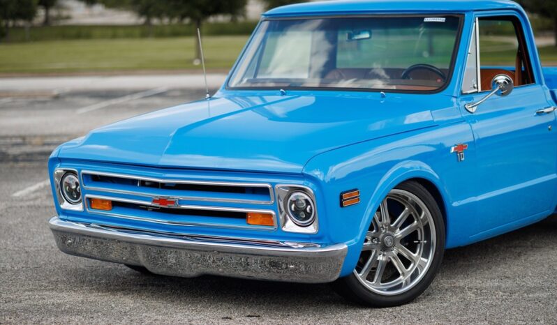 								1968 Chevrolet C-10 383 Custom Pickup – Restomod full									