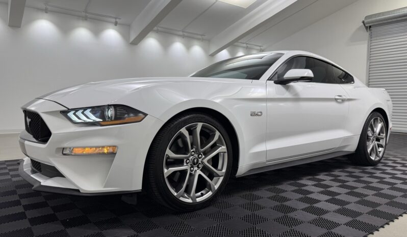 								2018 Ford Mustang GT Premium 5.0L V8 full									