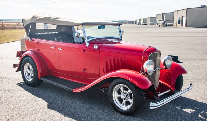 
								1932 Ford Phaeton 327 full									