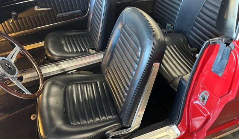 
								1965 Ford Mustang CONVERTIBLE full									