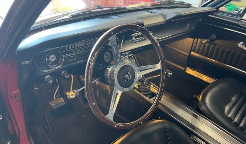 
								1965 Ford Mustang CONVERTIBLE full									