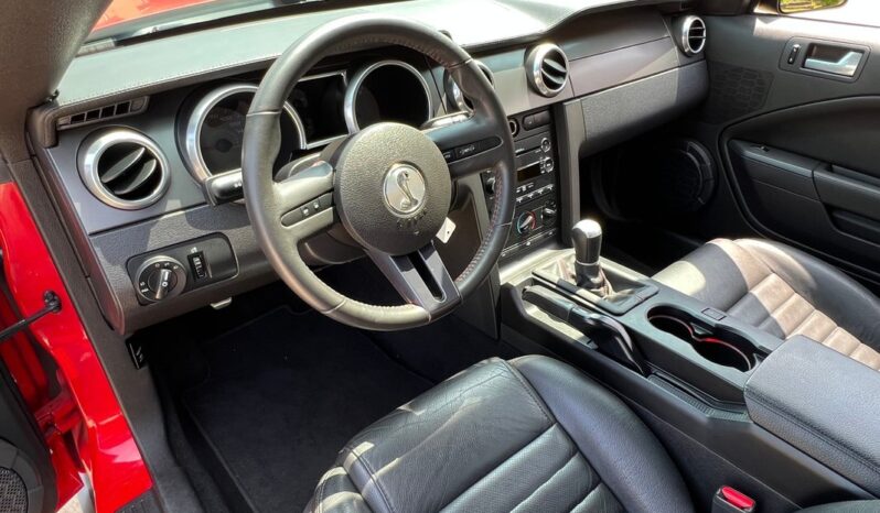 
								2009 Ford Mustang Shelby GT500 Coupe 5.4 L full									