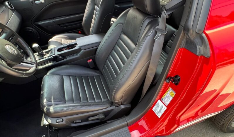 
								2009 Ford Mustang Shelby GT500 Coupe 5.4 L full									