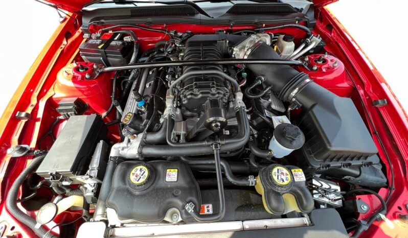 
								2009 Ford Mustang Shelby GT500 Coupe 5.4 L full									