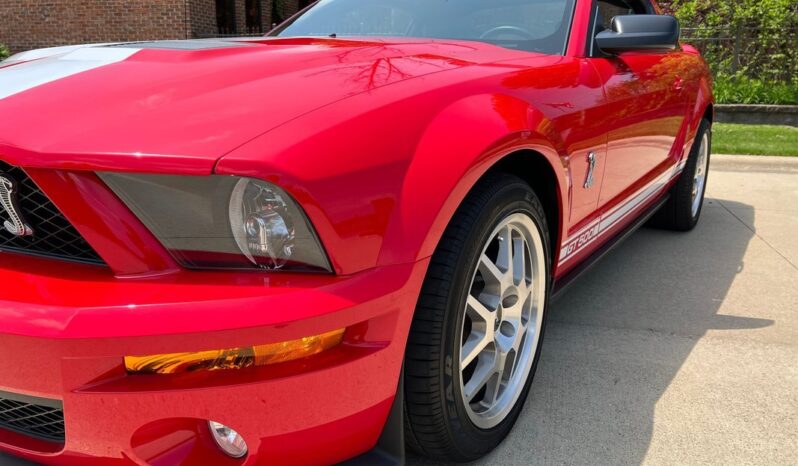 
								2009 Ford Mustang Shelby GT500 Coupe 5.4 L full									