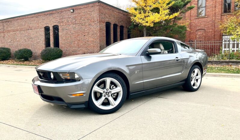 
								2010 Ford Mustang GT Gray Coupe 4.6L V8 6 Speed Automatic full									