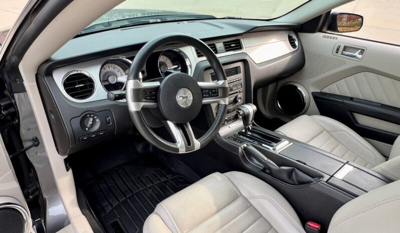 
								2010 Ford Mustang GT Gray Coupe 4.6L V8 6 Speed Automatic full									