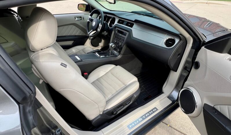 
								2010 Ford Mustang GT Gray Coupe 4.6L V8 6 Speed Automatic full									