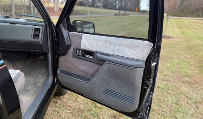 
								1990 Chevrolet K1500 Silverado 4×4 Sportside full									