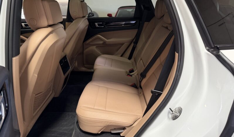 
								2019 Porsche Cayenne full									