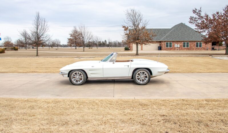 
								1963 Chevrolet Corvette Convertible 4-Speed full									