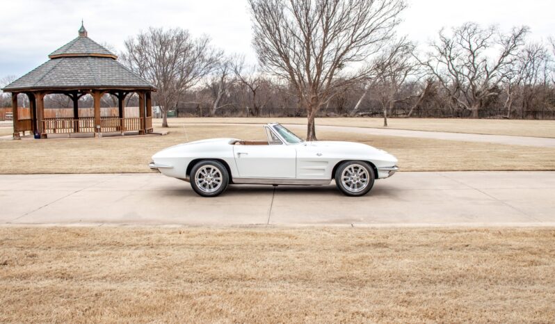 
								1963 Chevrolet Corvette Convertible 4-Speed full									