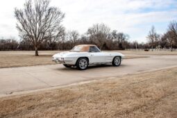 
										1963 Chevrolet Corvette Convertible 4-Speed full									
