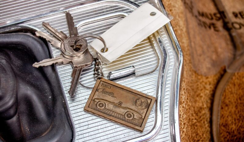 
								1963 Chevrolet Corvette Convertible 4-Speed full									