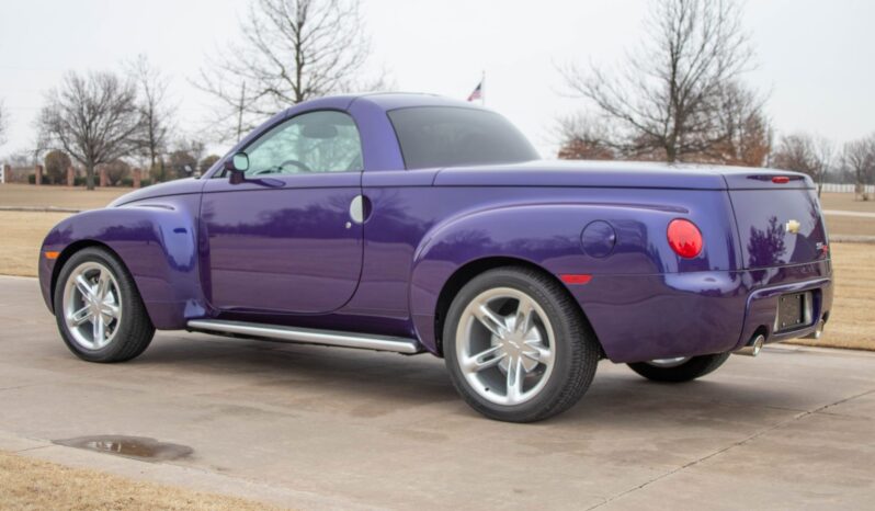 
								2004 Chevrolet SSR full									