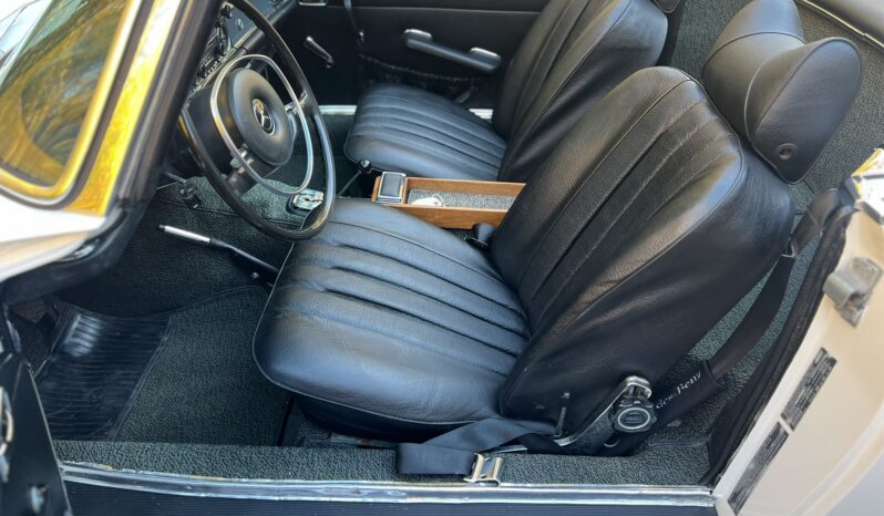 
								1970 Mercedes-Benz 280SL full									