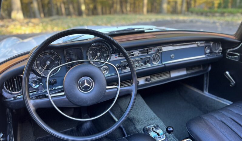 
								1970 Mercedes-Benz 280SL full									