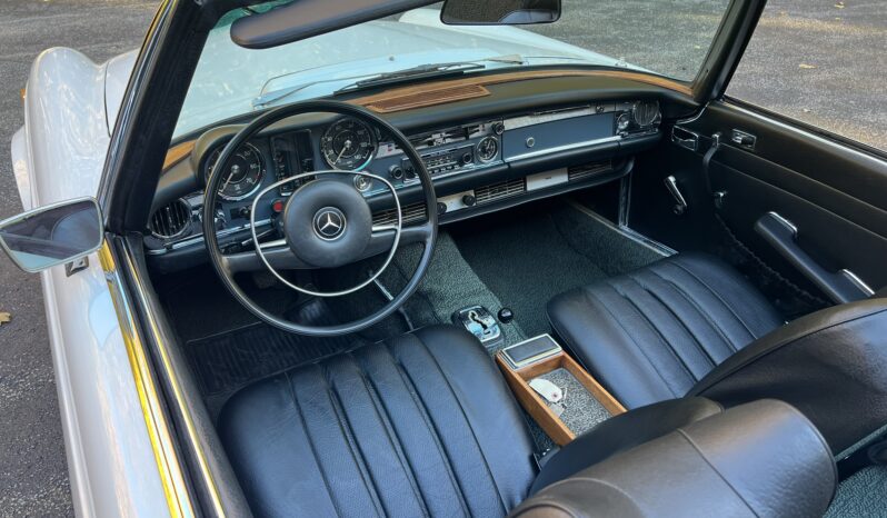 
								1970 Mercedes-Benz 280SL full									