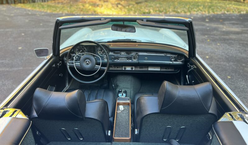 
								1970 Mercedes-Benz 280SL full									