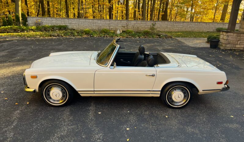 
								1970 Mercedes-Benz 280SL full									