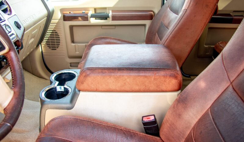 
								2008 Ford F-450 Super Duty King Ranch Crew Cab full									