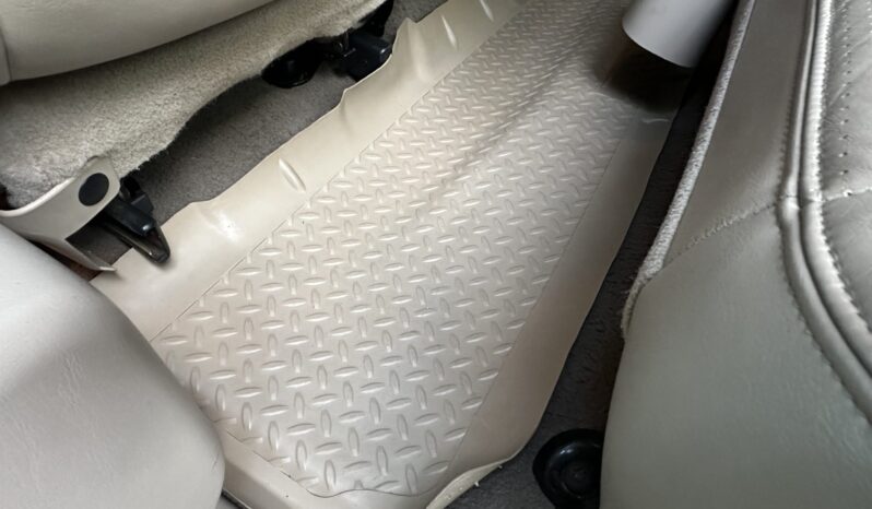 								2001 Ford F-550 Super Duty Lariat full									