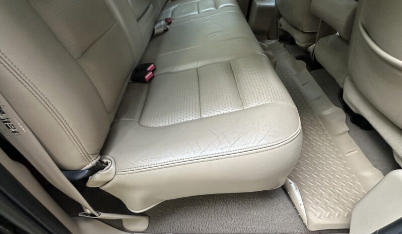 								2001 Ford F-550 Super Duty Lariat full									