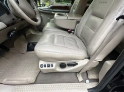 										2001 Ford F-550 Super Duty Lariat full									