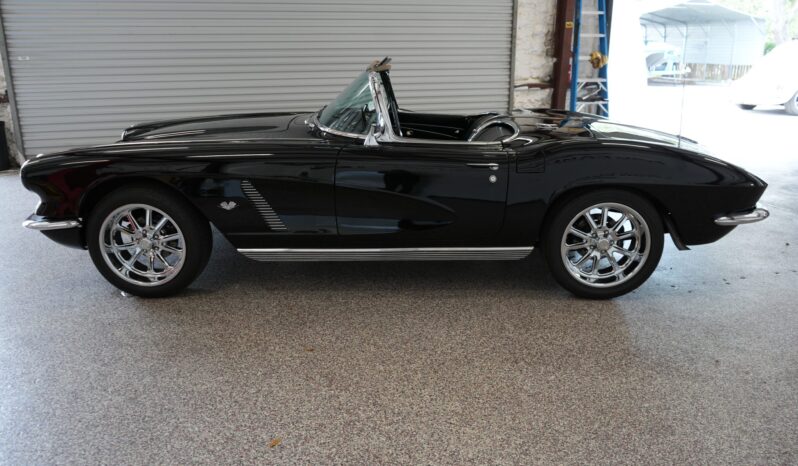 
								1962 Chevrolet Corvette 4-Speed full									