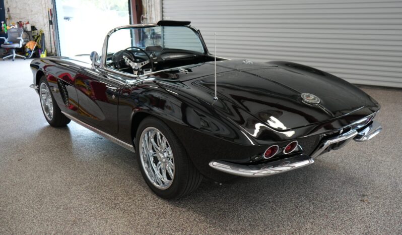
								1962 Chevrolet Corvette 4-Speed full									
