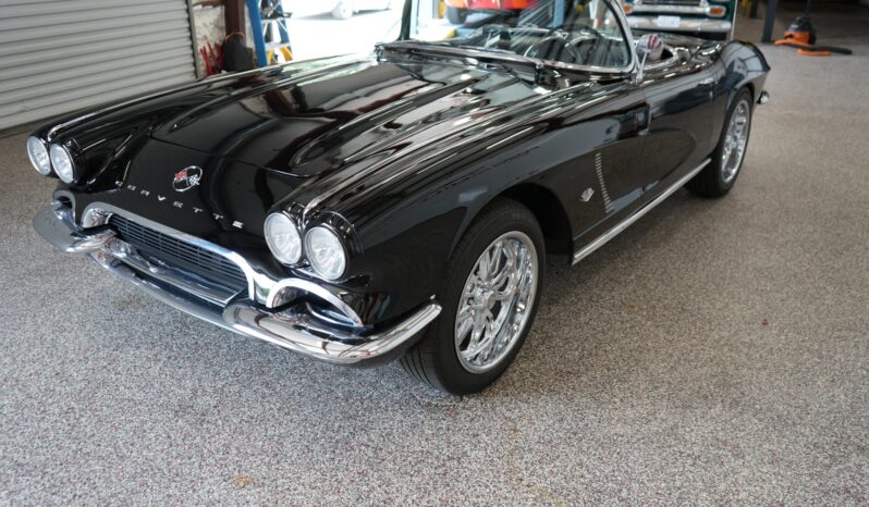 
								1962 Chevrolet Corvette 4-Speed full									