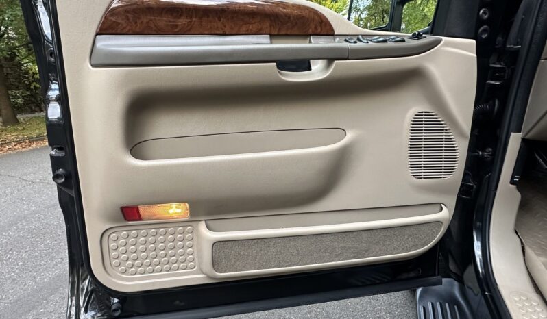 								2001 Ford F-550 Super Duty Lariat full									