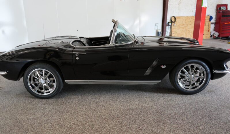 
								1962 Chevrolet Corvette 4-Speed full									