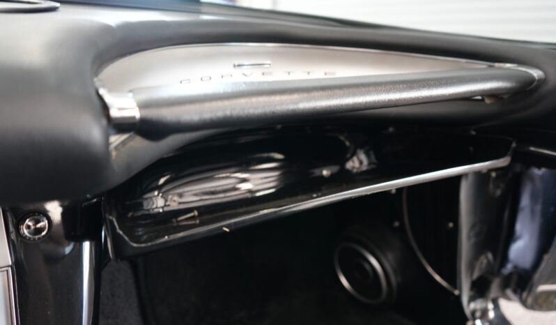 
								1962 Chevrolet Corvette 4-Speed full									