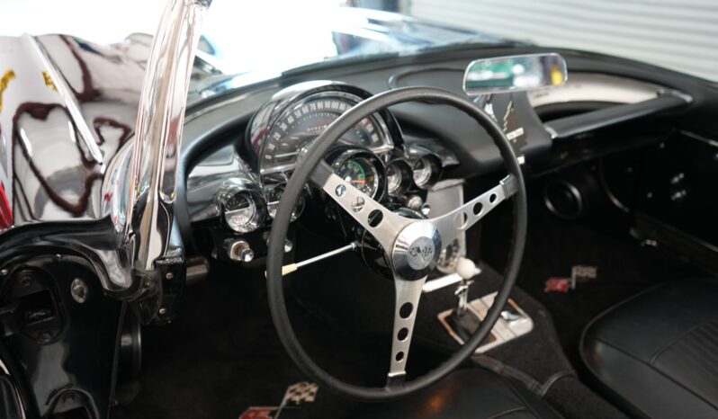 
								1962 Chevrolet Corvette 4-Speed full									